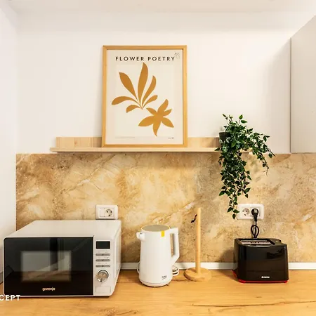 Apartment P18b4 *